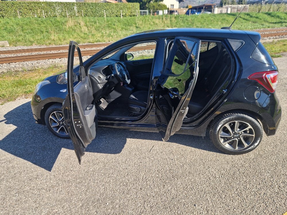 HYUNDAI i10 1.2 Amplia Automatic, Essence, Occasion / Utilisé, Automatique - 3