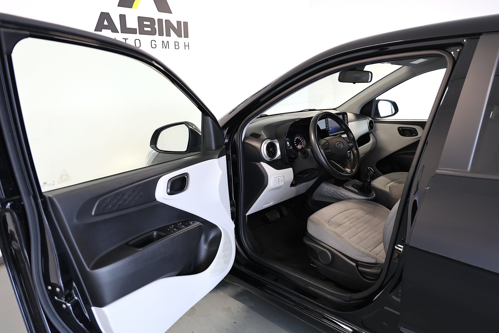 HYUNDAI i10 1.2 Amplia Automat, Benzin, Occasion / Gebraucht, Automatik - 6