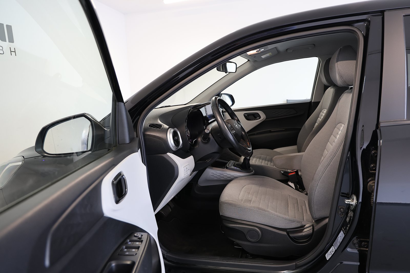 HYUNDAI i10 1.2 Amplia Automat, Benzin, Occasion / Gebraucht, Automatik - 7