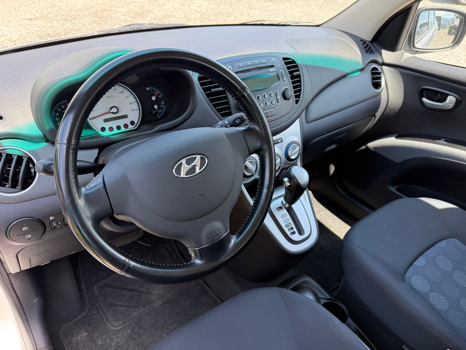 HYUNDAI i10 1.1 Style, Petrol, Second hand / Used, Automatic - 5