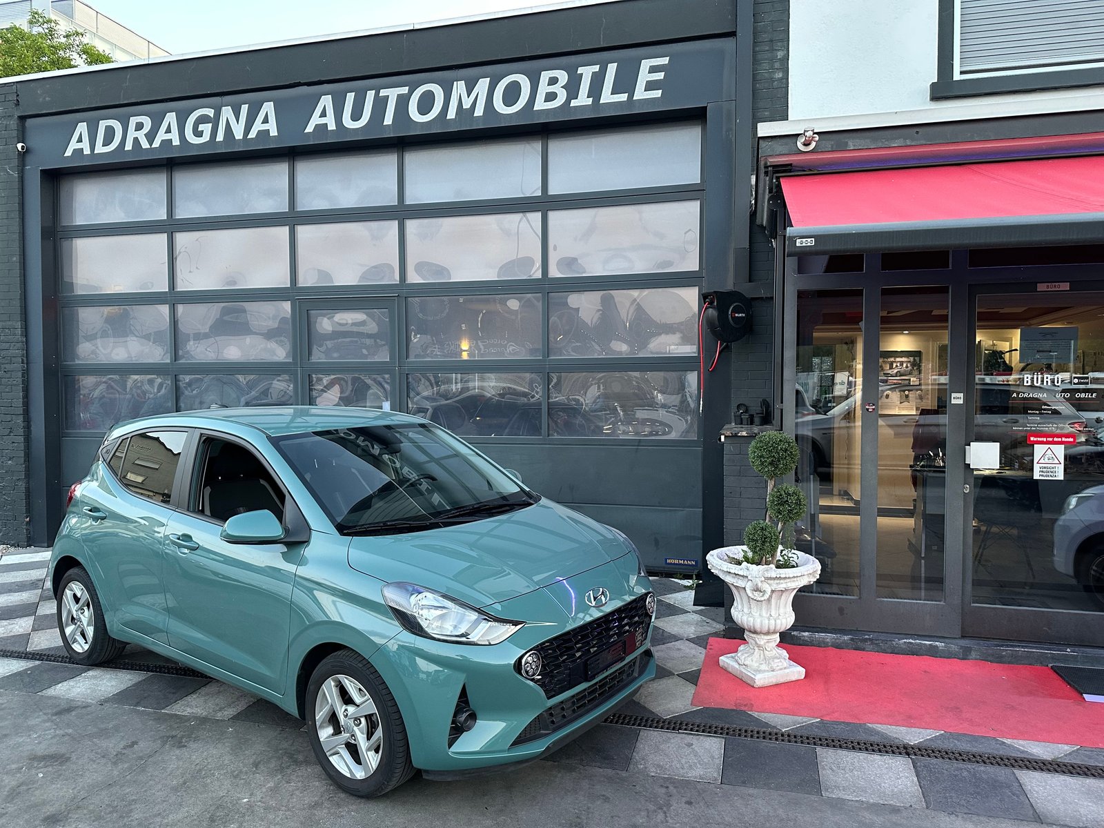 HYUNDAI i10 1.2 Amplia, Benzin, Occasion / Gebraucht, Handschaltung