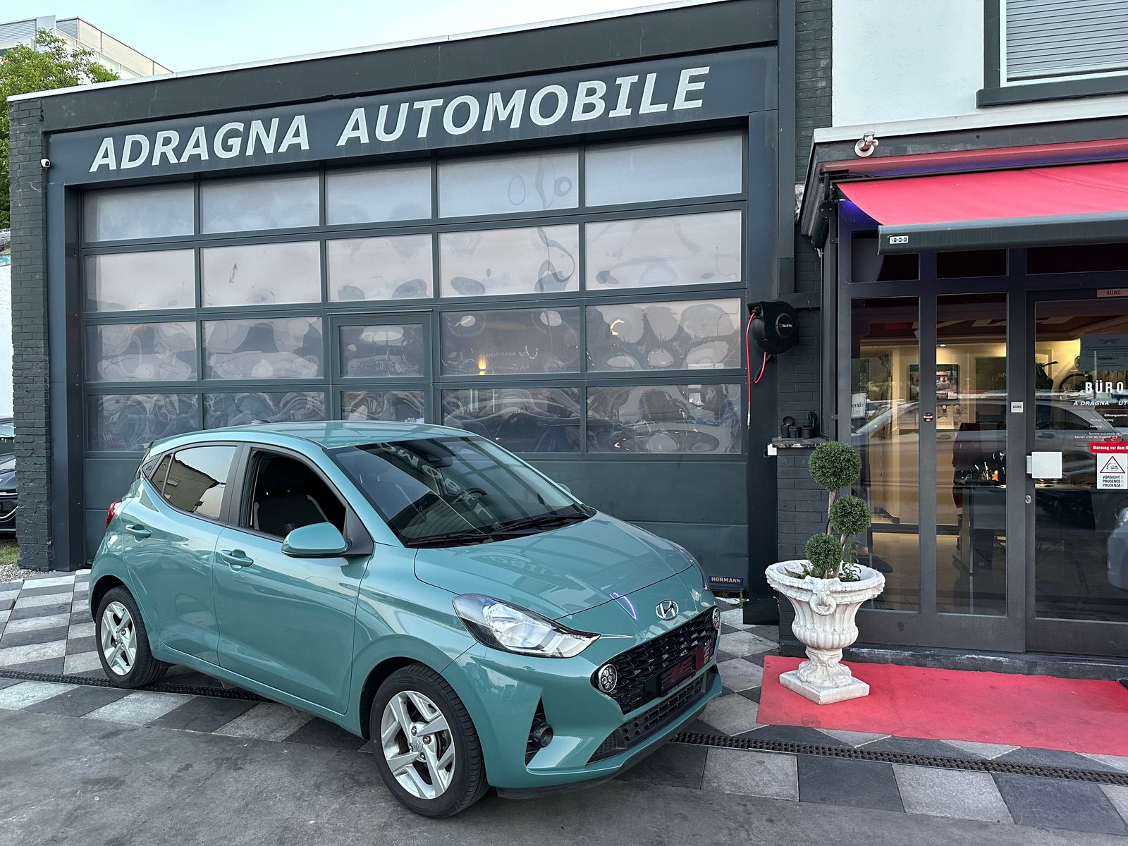 HYUNDAI i10 1.2 Amplia, Benzin, Occasion / Gebraucht, Handschaltung - 3