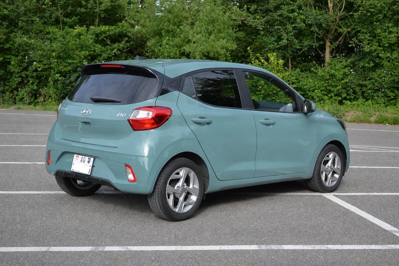 HYUNDAI i10 1.2 Amplia, Benzin, Occasion / Gebraucht, Handschaltung - 2