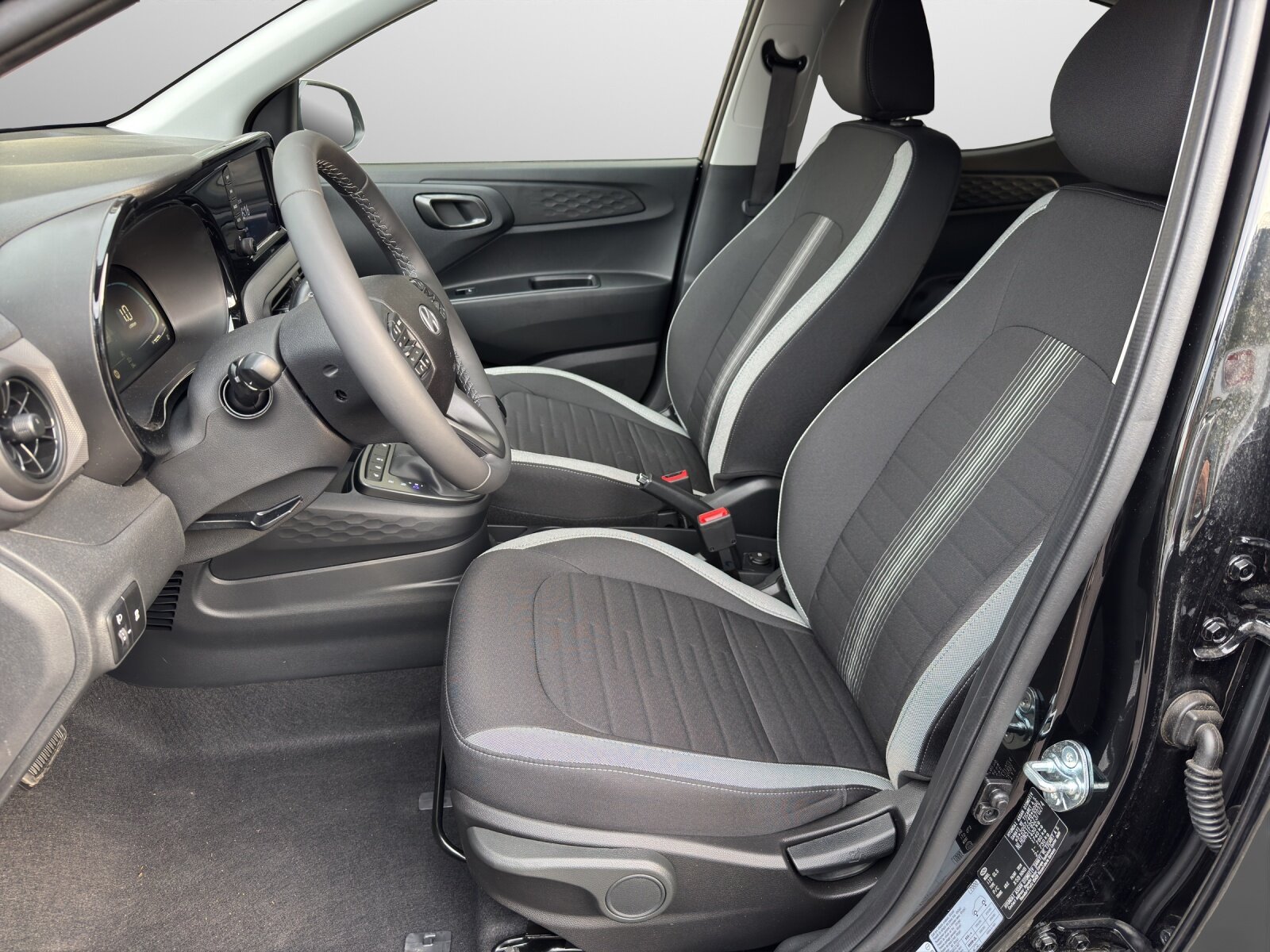 HYUNDAI i10 1.2 Amplia, Benzin, Neues Fahrzeug mit Tageszulassung, Automatik - 5