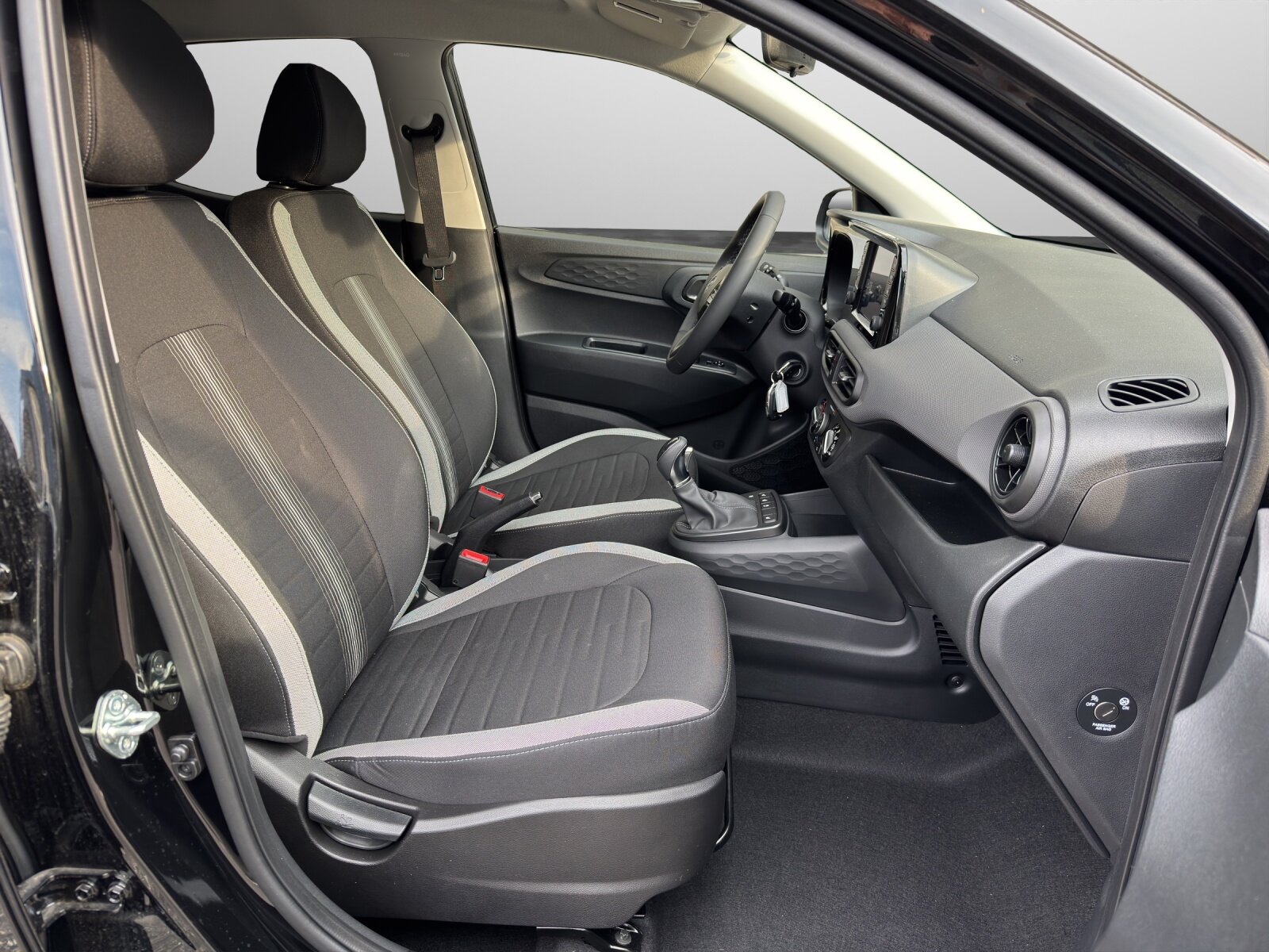 HYUNDAI i10 1.2 Amplia, Benzin, Neues Fahrzeug mit Tageszulassung, Automatik - 7
