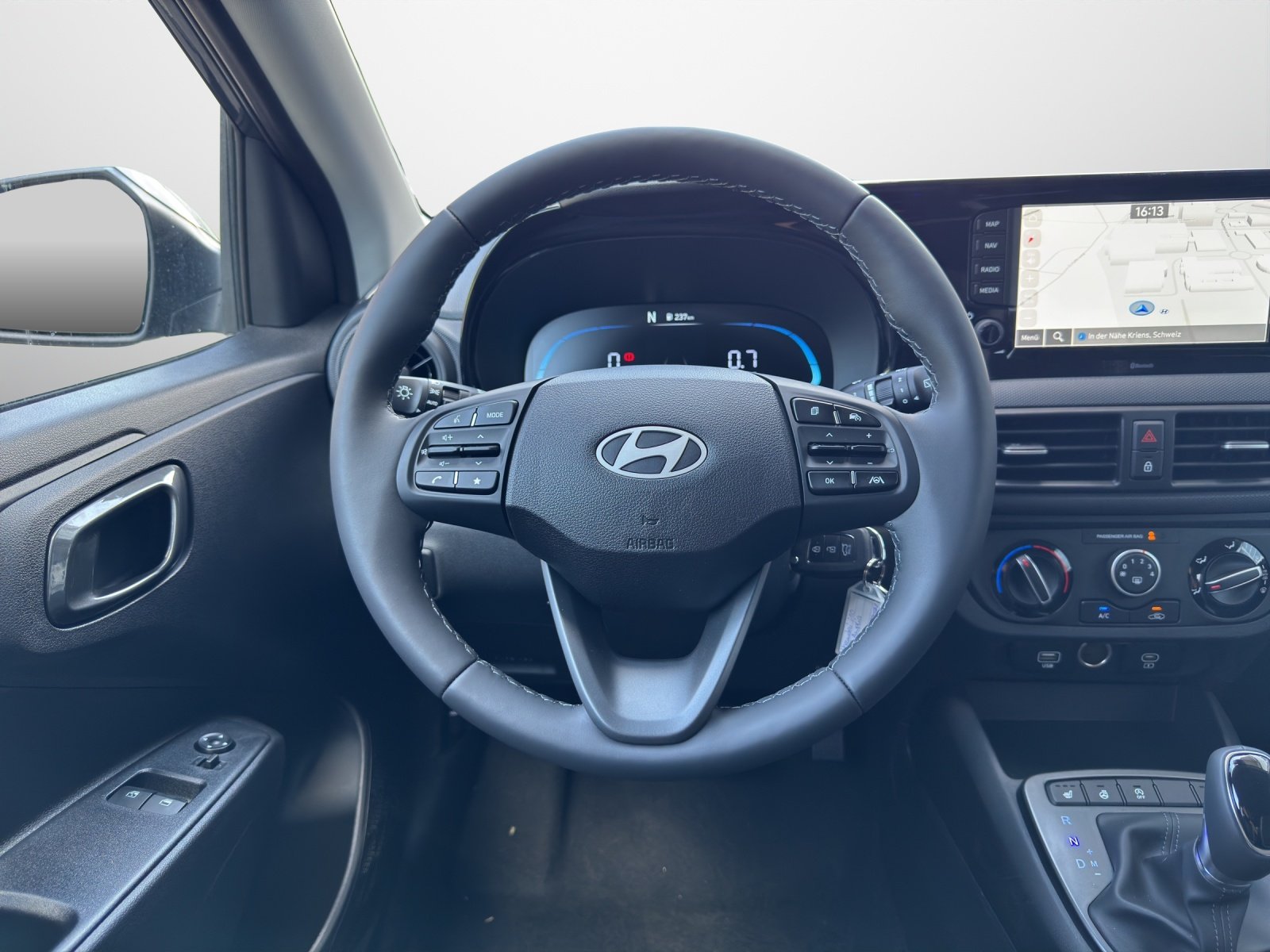 HYUNDAI i10 1.2 Amplia, Essence, Voiture nouvelle, Automatique - 7
