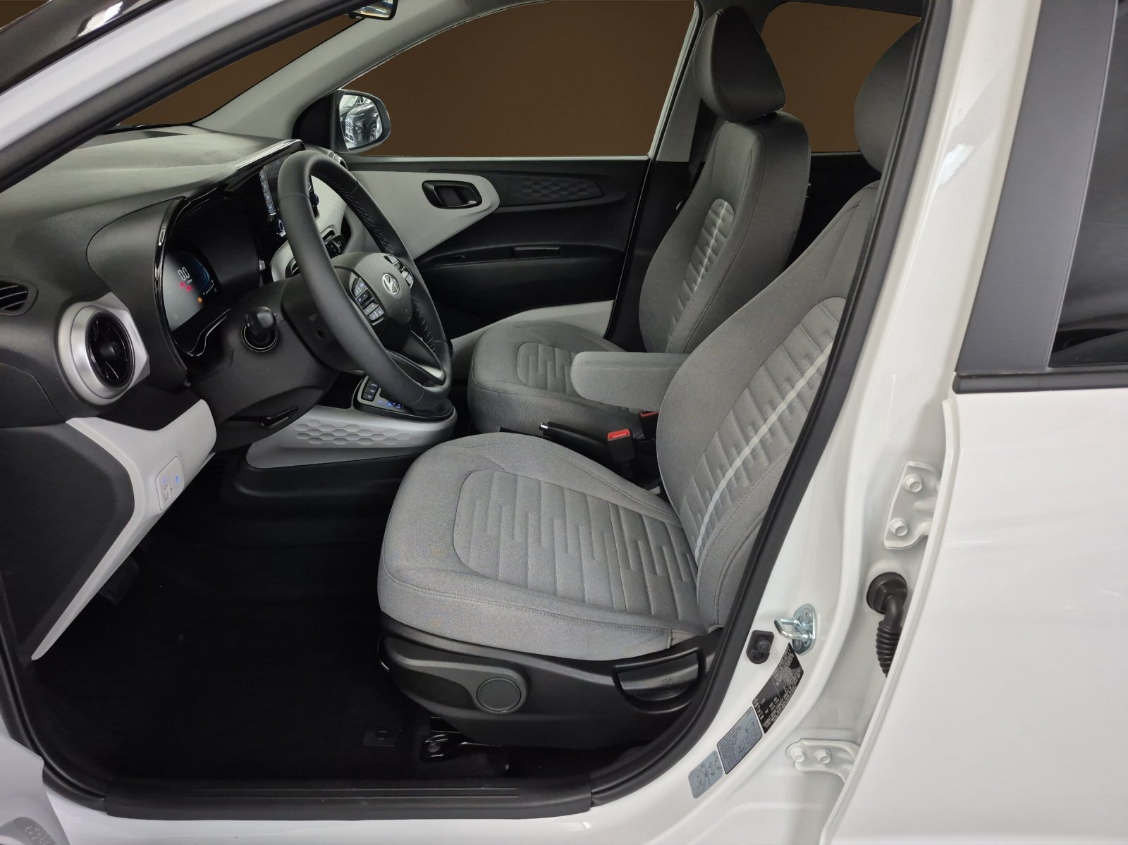 HYUNDAI i10 1.2 Vertex Two Tone, Essence, Voiture nouvelle, Automatique - 6