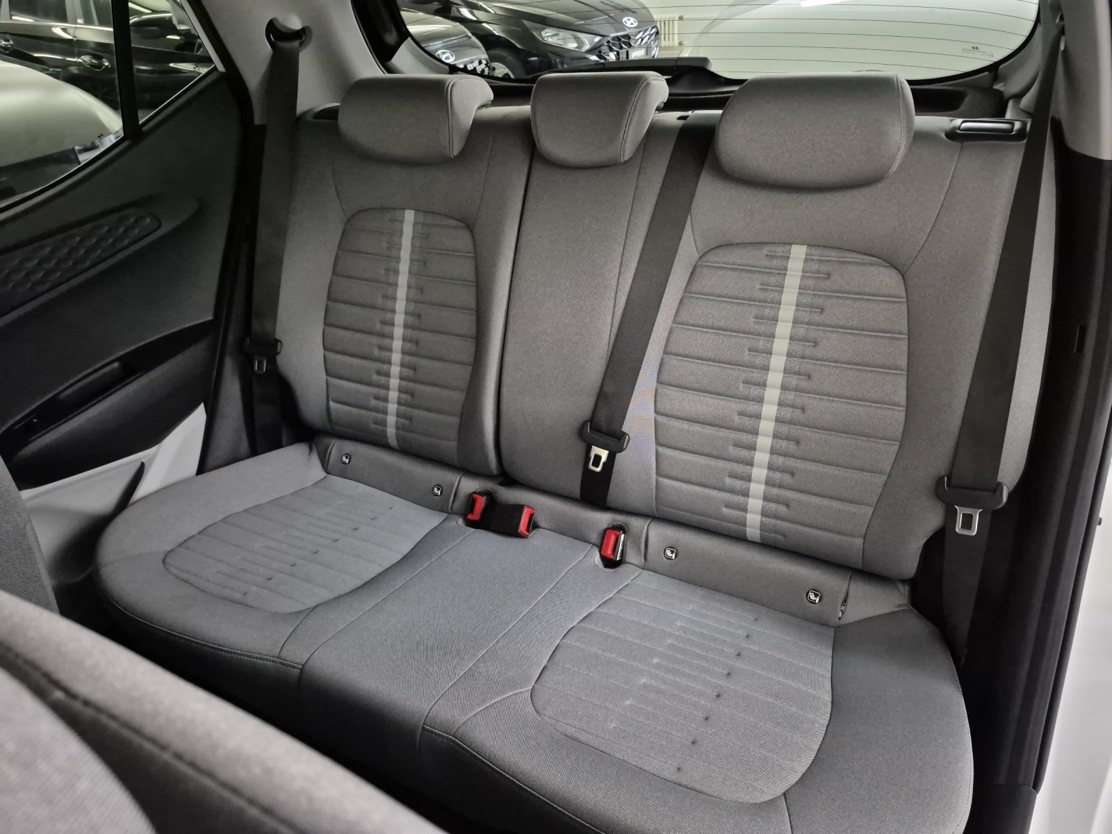 HYUNDAI i10 1.2 Vertex Two Tone, Essence, Voiture nouvelle, Automatique - 7