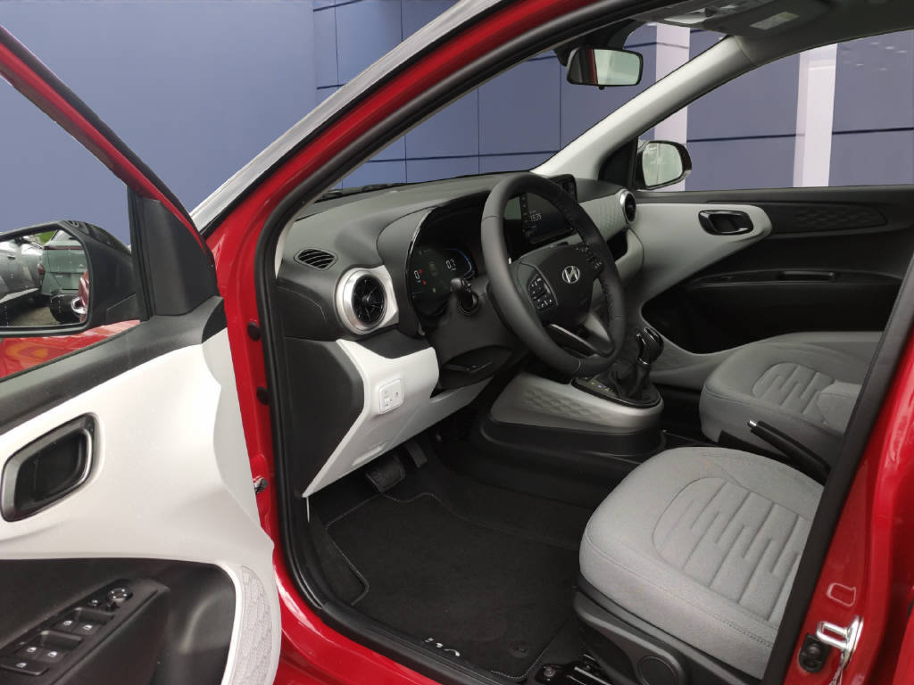HYUNDAI i10 1.2 Vertex, Essence, Occasion / Utilisé, Automatique - 6