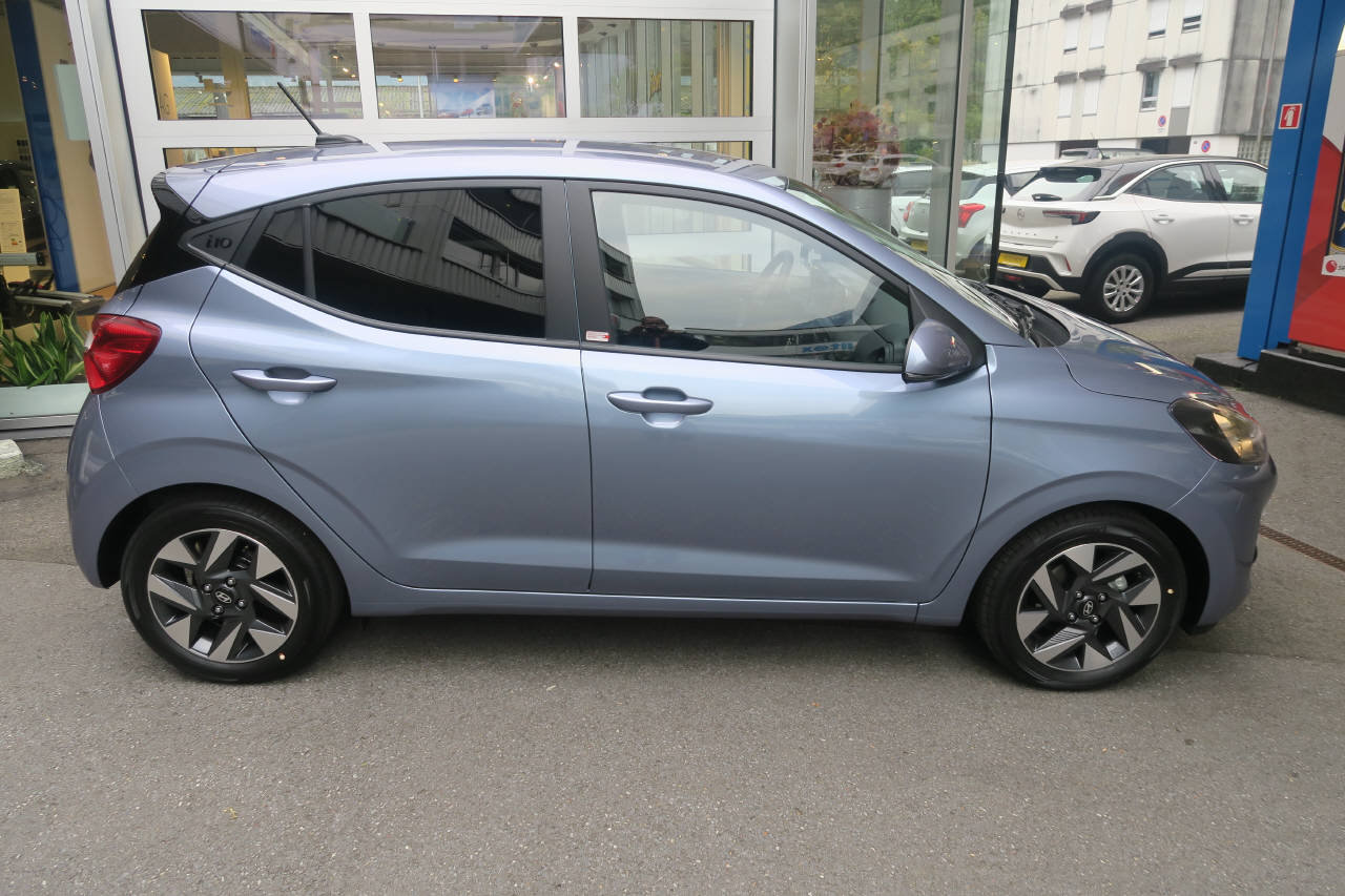 HYUNDAI i10 1.2 Amplia, Benzin, Occasion / Gebraucht, Automat - 2