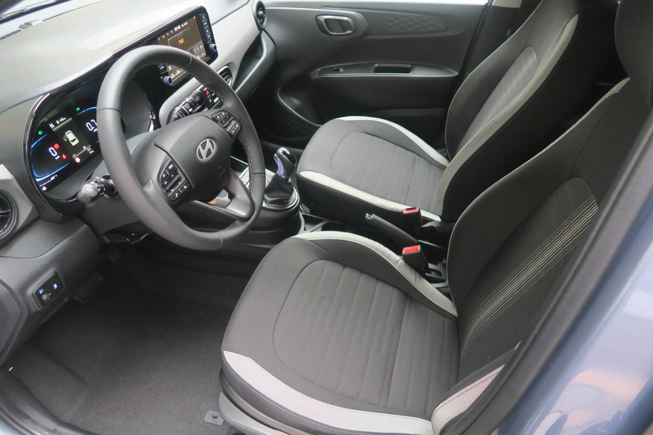 HYUNDAI i10 1.2 Amplia, Benzin, Occasion / Gebraucht, Automat - 4
