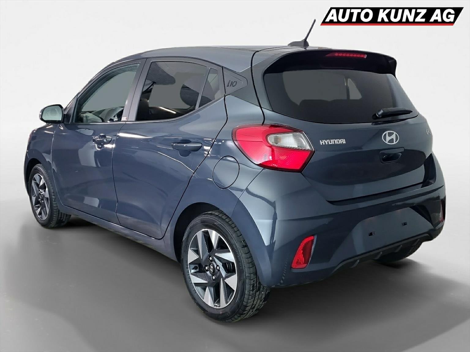 HYUNDAI i10 1.2 Amplia, Benzin, Occasion / Gebraucht, Handschaltung - 2