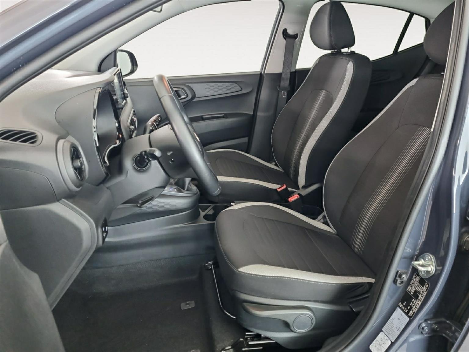 HYUNDAI i10 1.2 Amplia, Benzin, Occasion / Gebraucht, Handschaltung - 5