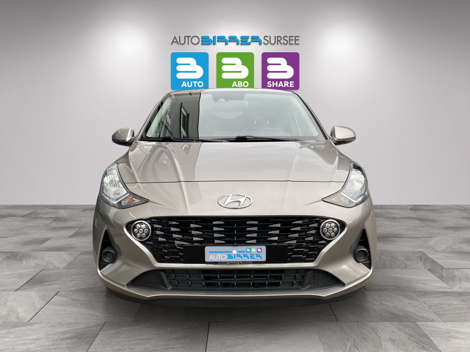 HYUNDAI i10 1.2 Amplia, Essence, Occasion / Utilisé, Automatique - 2