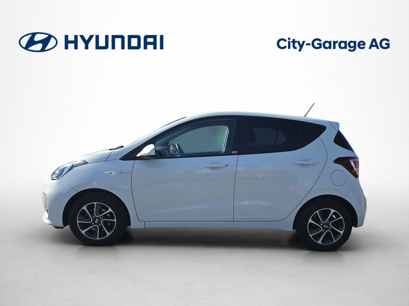 HYUNDAI i10 1.2 Amplia, Essence, Occasion / Utilisé, Manuelle - 2