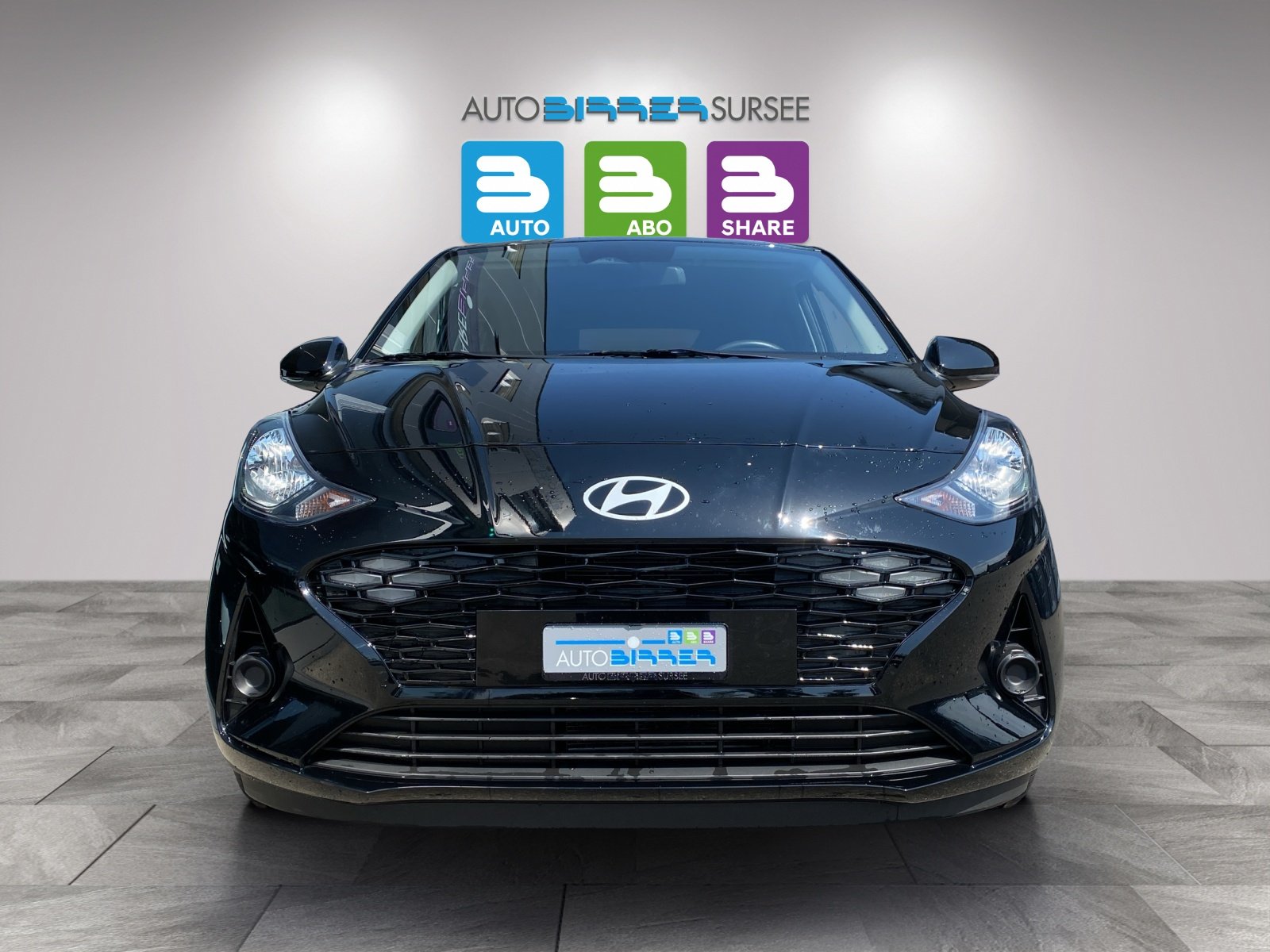 HYUNDAI i10 1.2 Amplia, Benzin, Occasion / Gebraucht, Automatik - 2