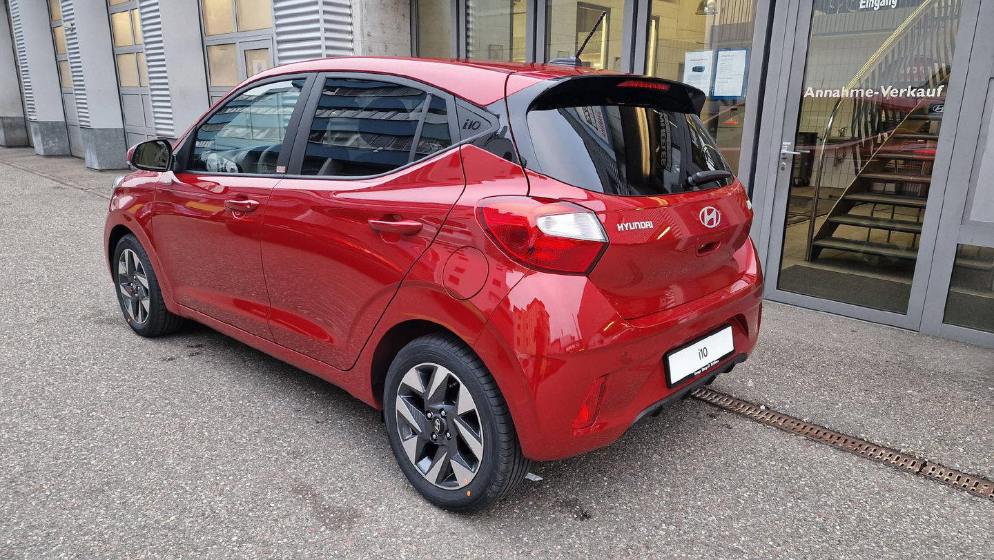 HYUNDAI i10 1.2 Amplia AMT5, Petrol, Ex-demonstrator, Automatic - 3
