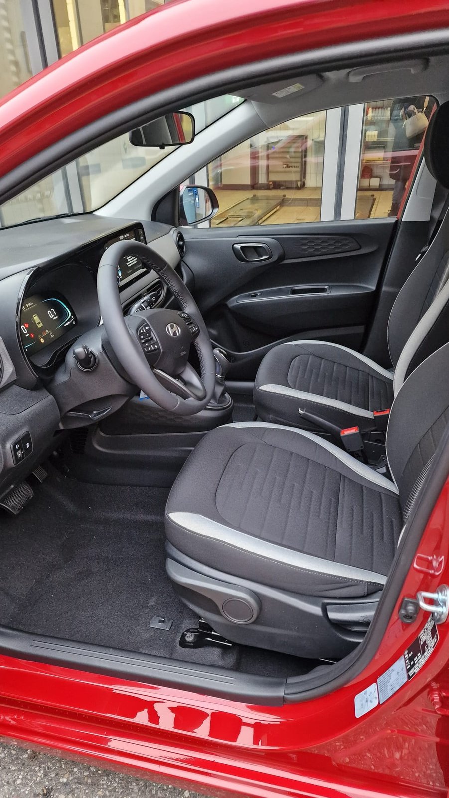 HYUNDAI i10 1.2 Amplia AMT5, Petrol, Ex-demonstrator, Automatic - 6