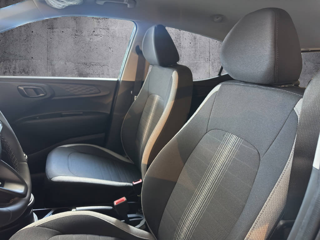 HYUNDAI i10 1.2 Amplia, Essence, Voiture de démonstration, Manuelle - 7