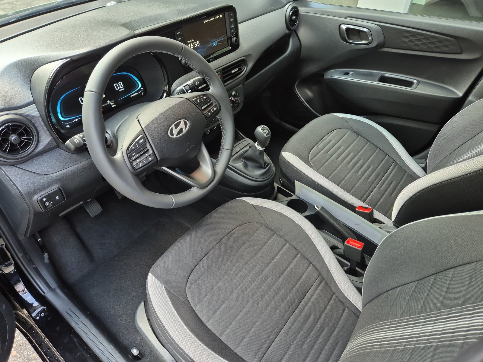 HYUNDAI i10 1.0 Origo, Benzin, Vorführwagen, Handschaltung - 5