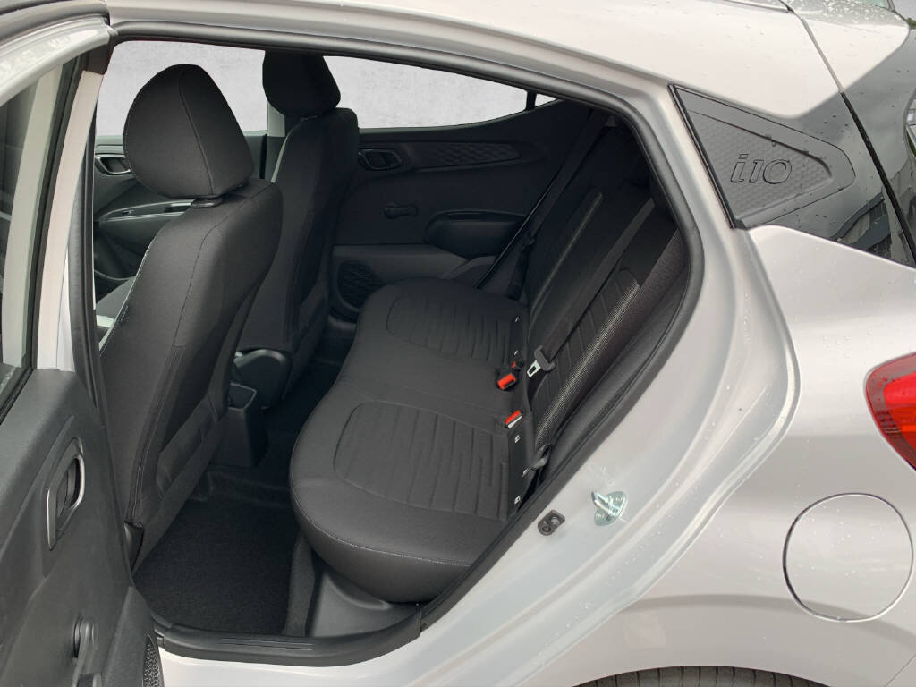 HYUNDAI i10 1.2 Amplia, Essence, Voiture de démonstration, Automatique - 7