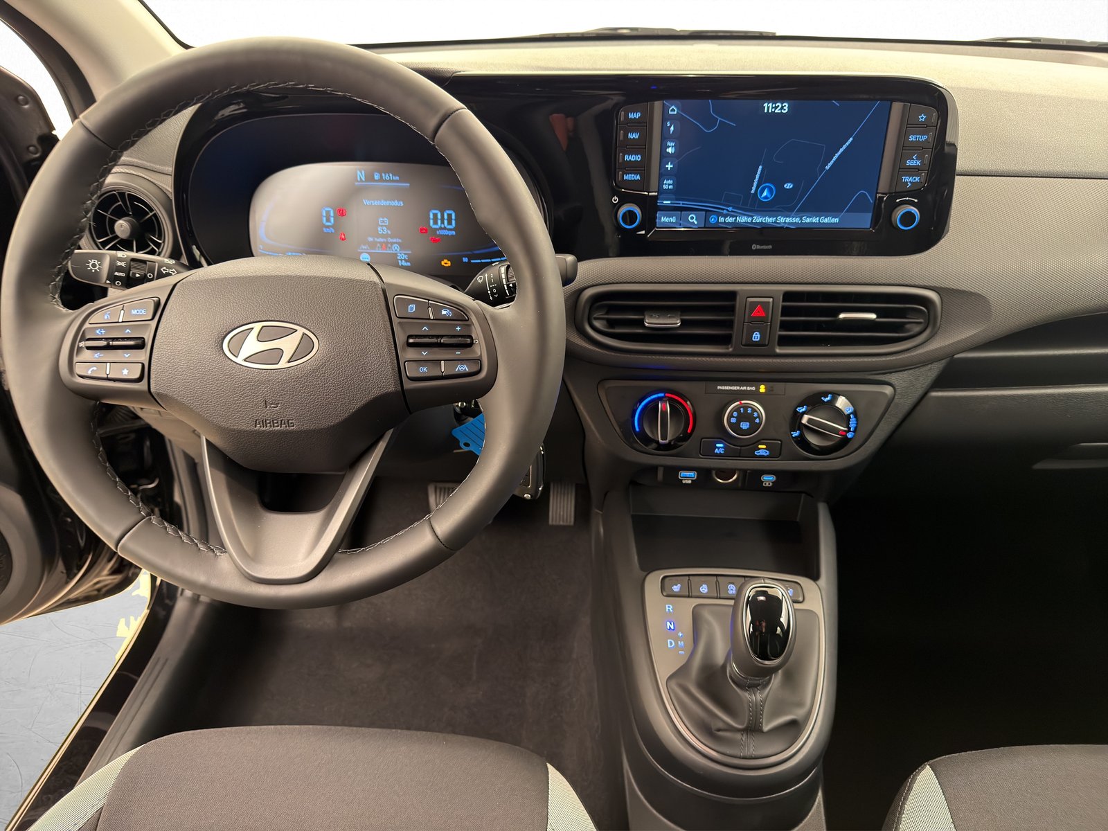 HYUNDAI i10 1.2 Amplia, Essence, Voiture de démonstration, Automatique - 7