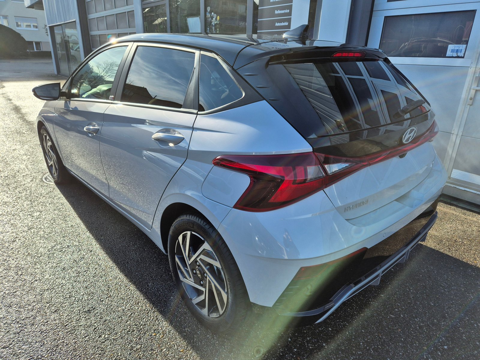 HYUNDAI i20 1.0 T-GDi Amplia DCT, Petrol, New car, Automatic - 3