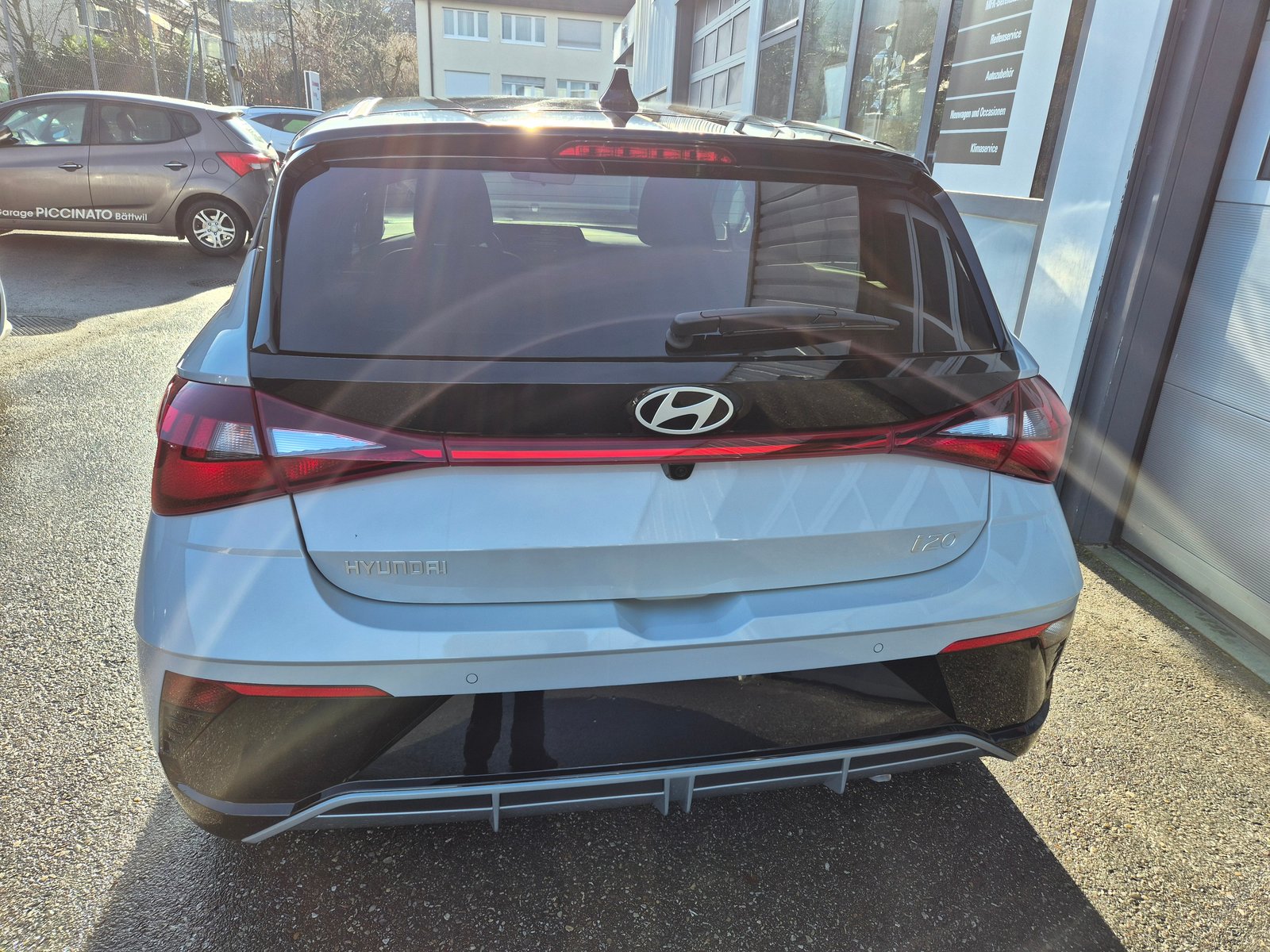 HYUNDAI i20 1.0 T-GDi Amplia DCT, Petrol, New car, Automatic - 4
