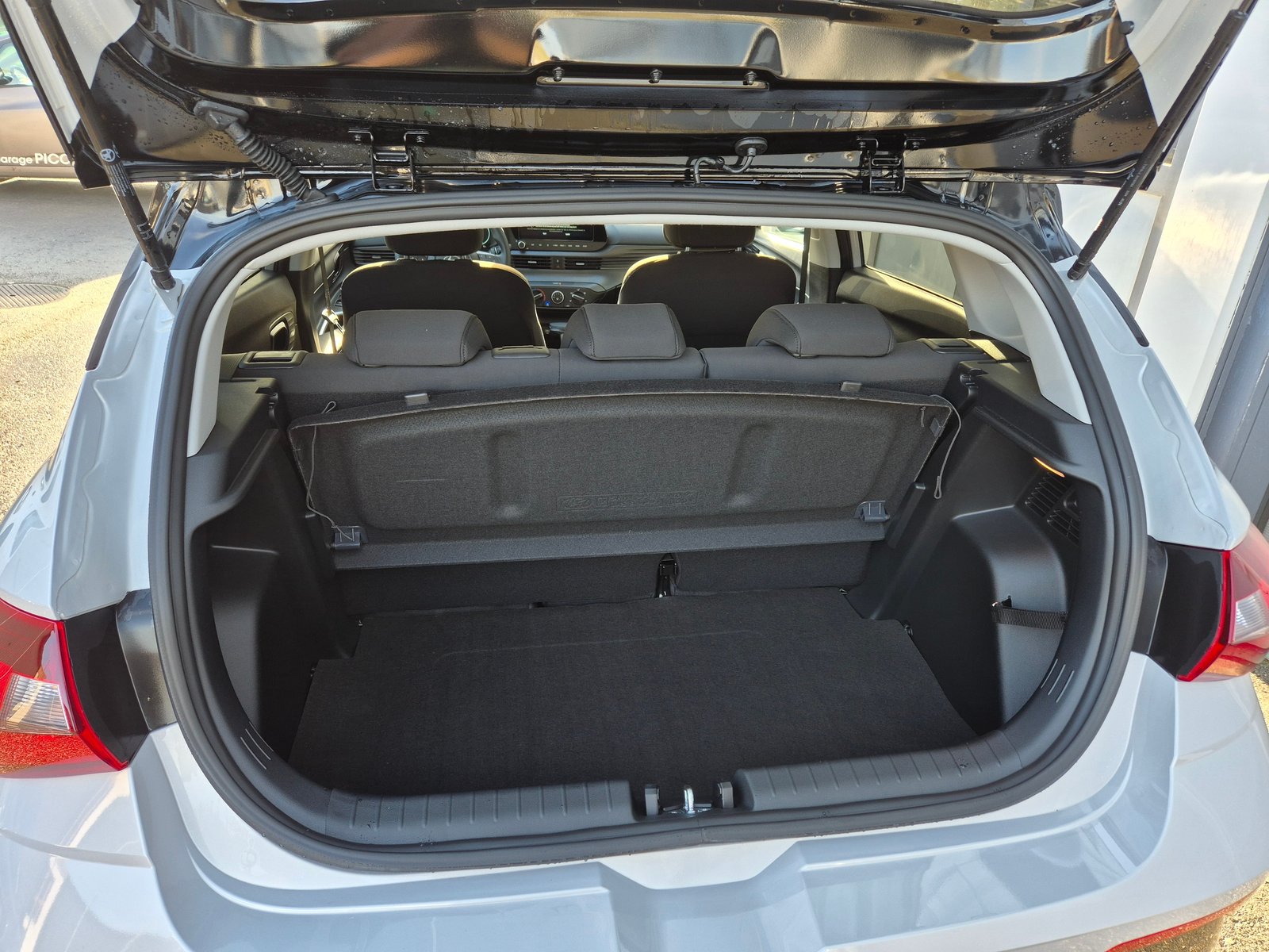 HYUNDAI i20 1.0 T-GDi Amplia DCT, Petrol, New car, Automatic - 7