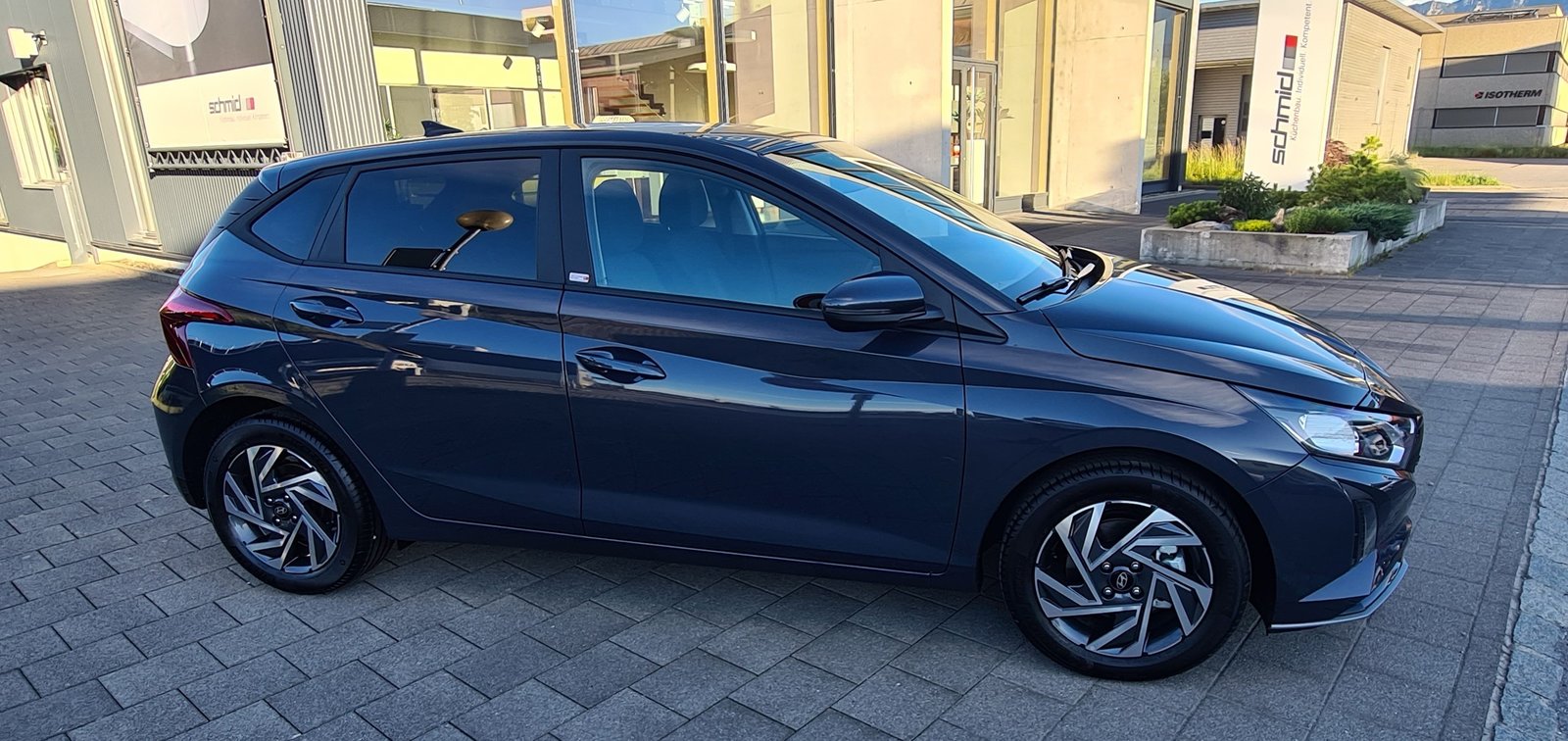 HYUNDAI i20 1.0 T-GDi Amplia DCT, Petrol, New car, Automatic - 3