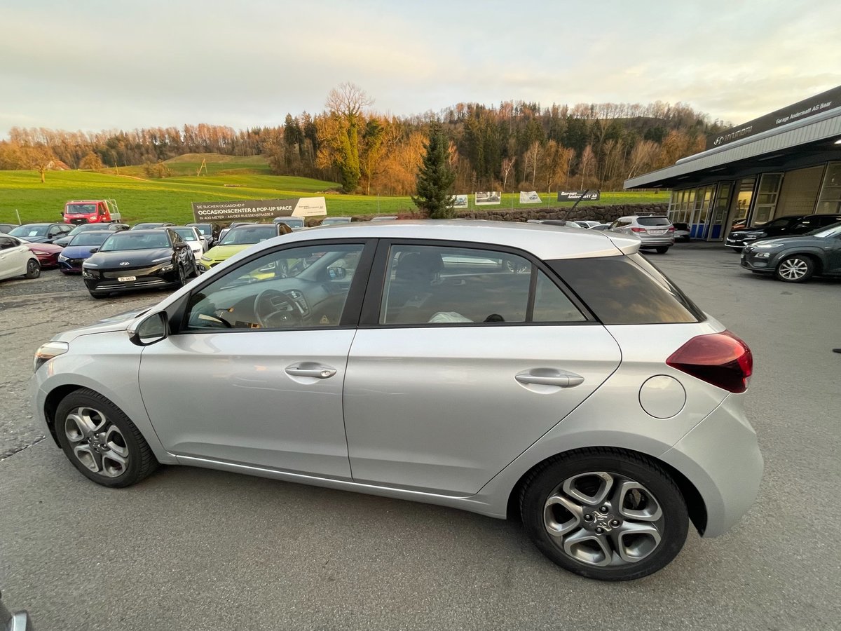 HYUNDAI i20 1.0 T-GDi Amplia DCT, Benzin, Occasion / Gebraucht, Automatik - 5