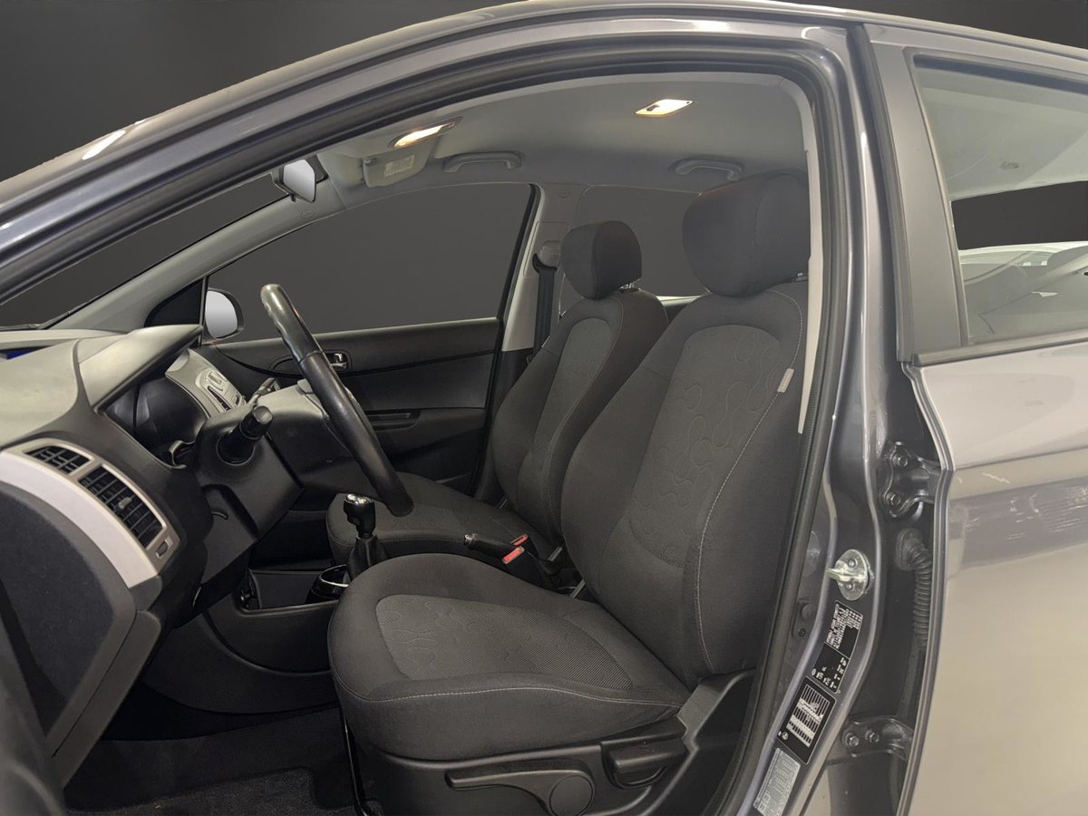 HYUNDAI i20 1.4 CRDi Style, Diesel, Occasion / Gebraucht, Handschaltung - 7
