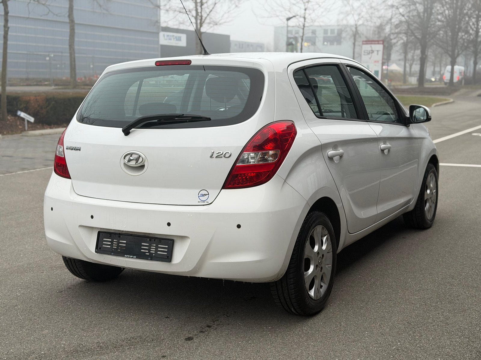 HYUNDAI i20 1.4 Style Automatic, Essence, Occasion / Utilisé, Automatique - 4