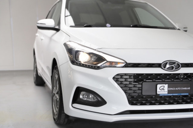 HYUNDAI i20 1.0 T-GDi Amplia, Benzin, Occasion / Gebraucht, Automatik - 2