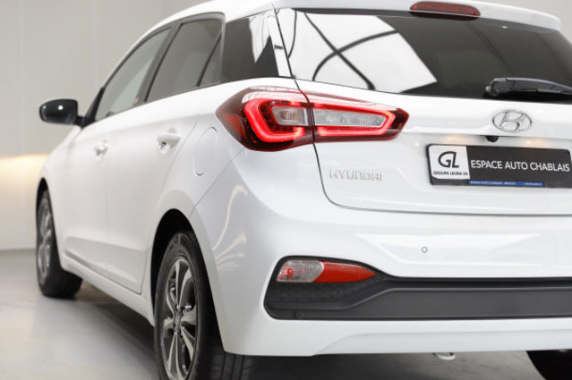 HYUNDAI i20 1.0 T-GDi Amplia, Benzin, Occasion / Gebraucht, Automatik - 4