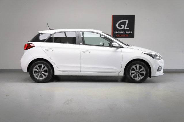 HYUNDAI i20 1.0 T-GDi Amplia, Benzin, Occasion / Gebraucht, Automatik - 7