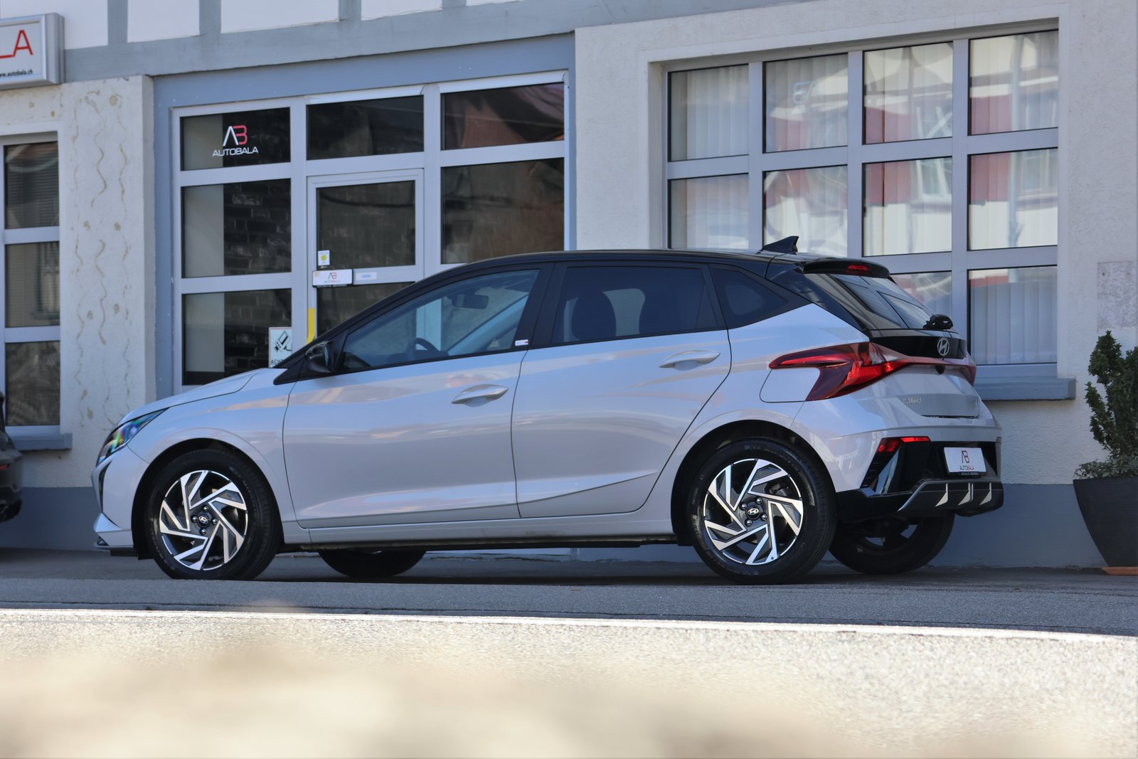 HYUNDAI i20 1.0 T-GDi, Benzin, Occasion / Gebraucht, Automatik - 3