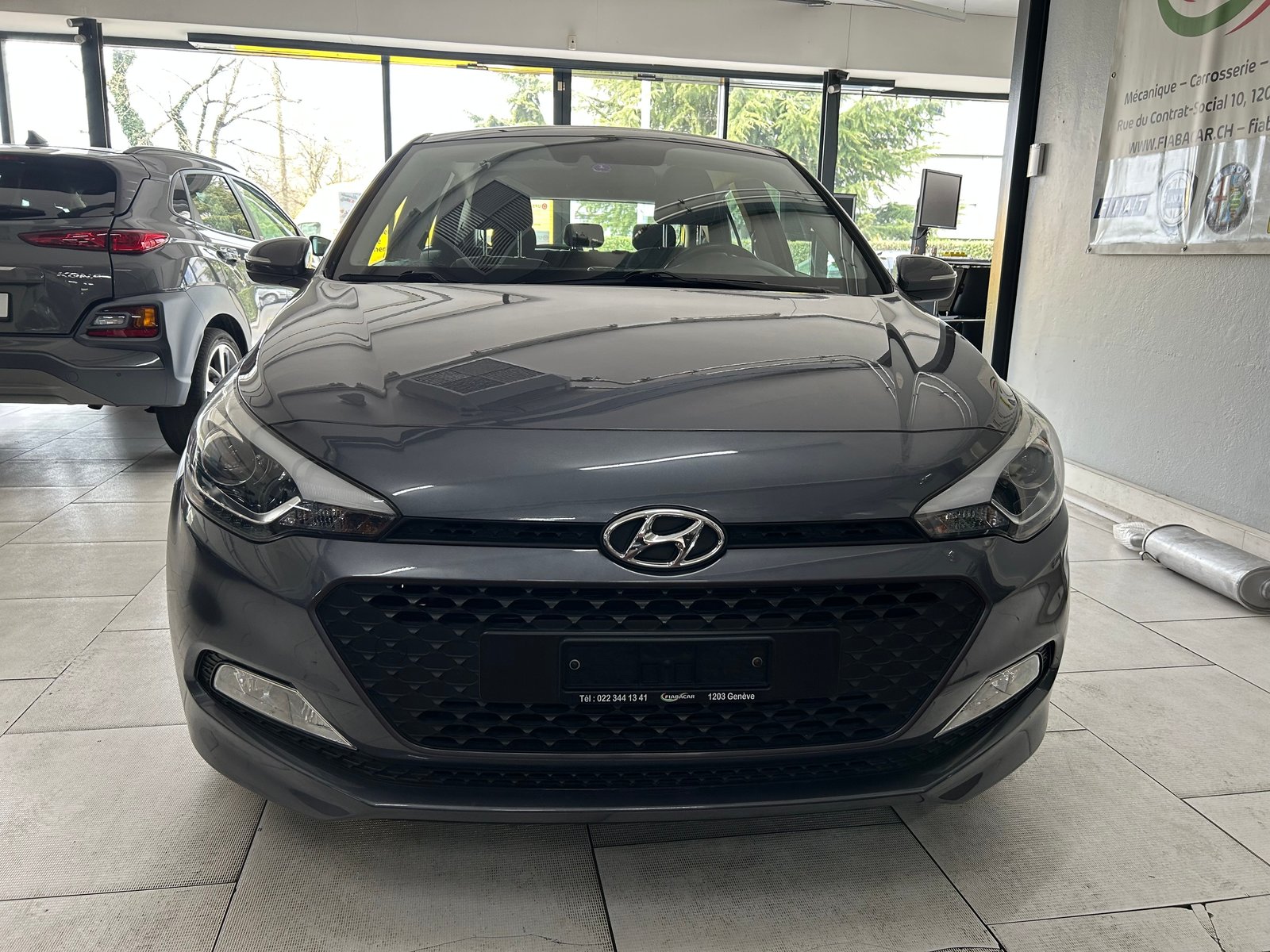 HYUNDAI i20 1.4 Amplia, Benzin, Occasion / Gebraucht, Handschaltung - 2