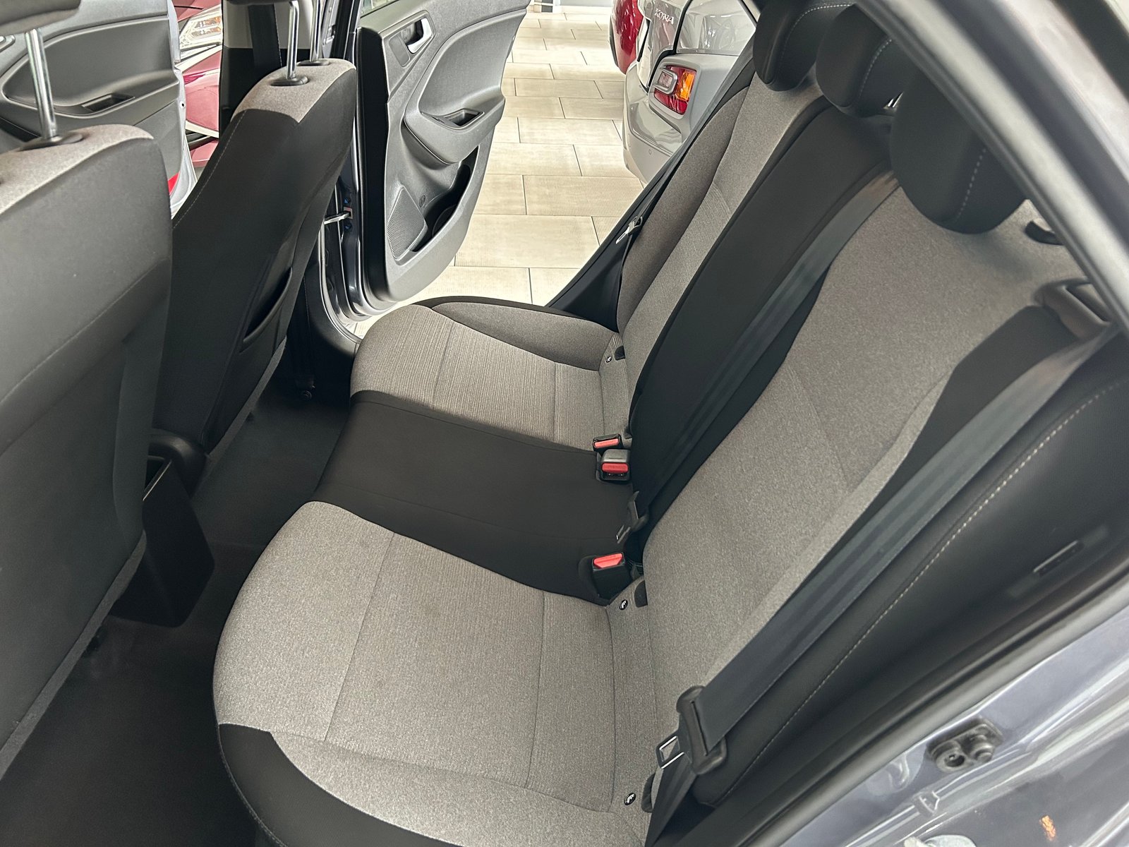 HYUNDAI i20 1.4 Amplia, Benzin, Occasion / Gebraucht, Handschaltung - 6