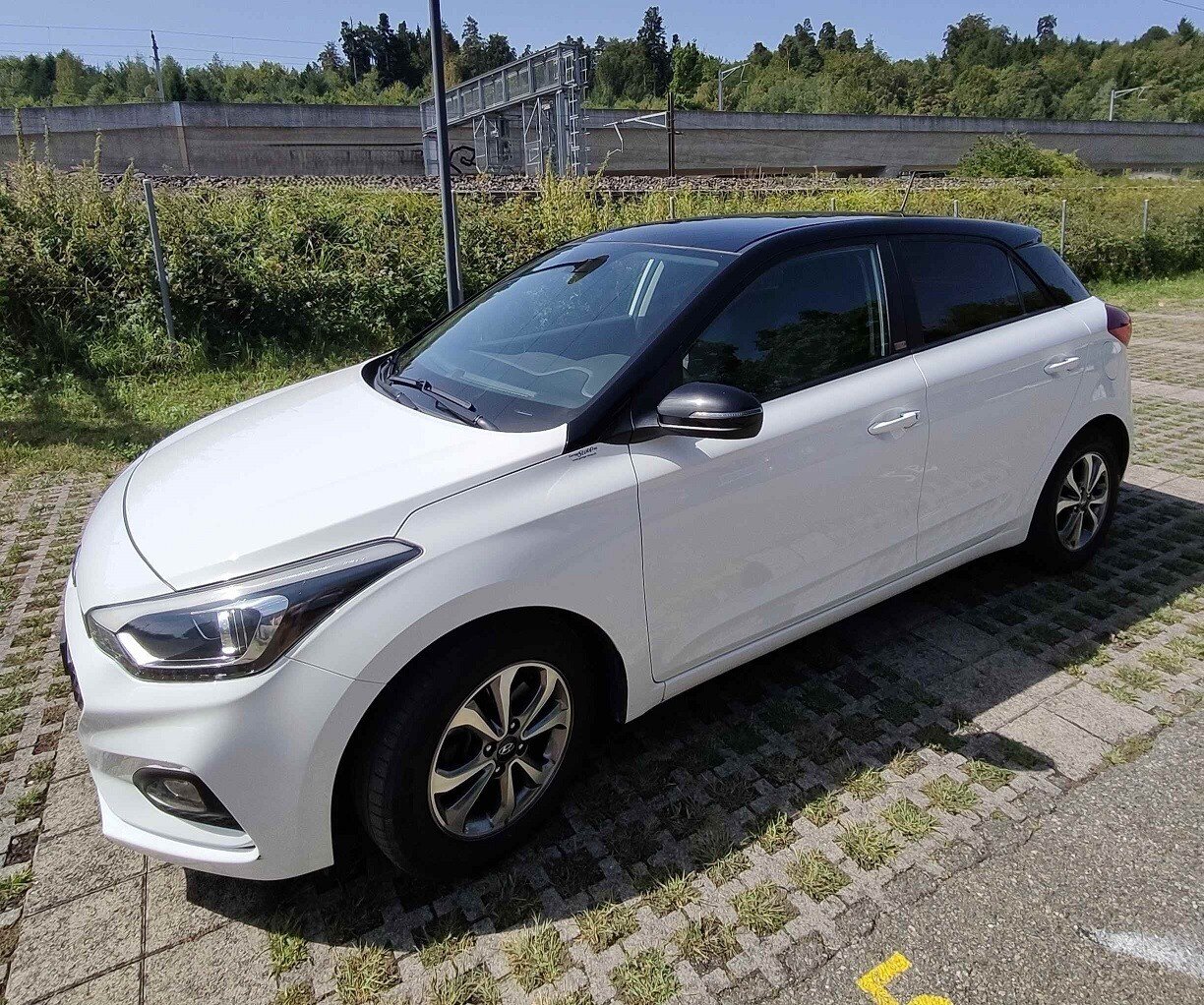 HYUNDAI i20 Active 1.0 T-GDi Amplia DCT, Essence, Occasion / Utilisé, Automatique - 3