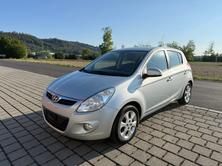 HYUNDAI i20 1.4 Swiss Plus Edition, Essence, Occasion / Utilisé, Manuelle - 2