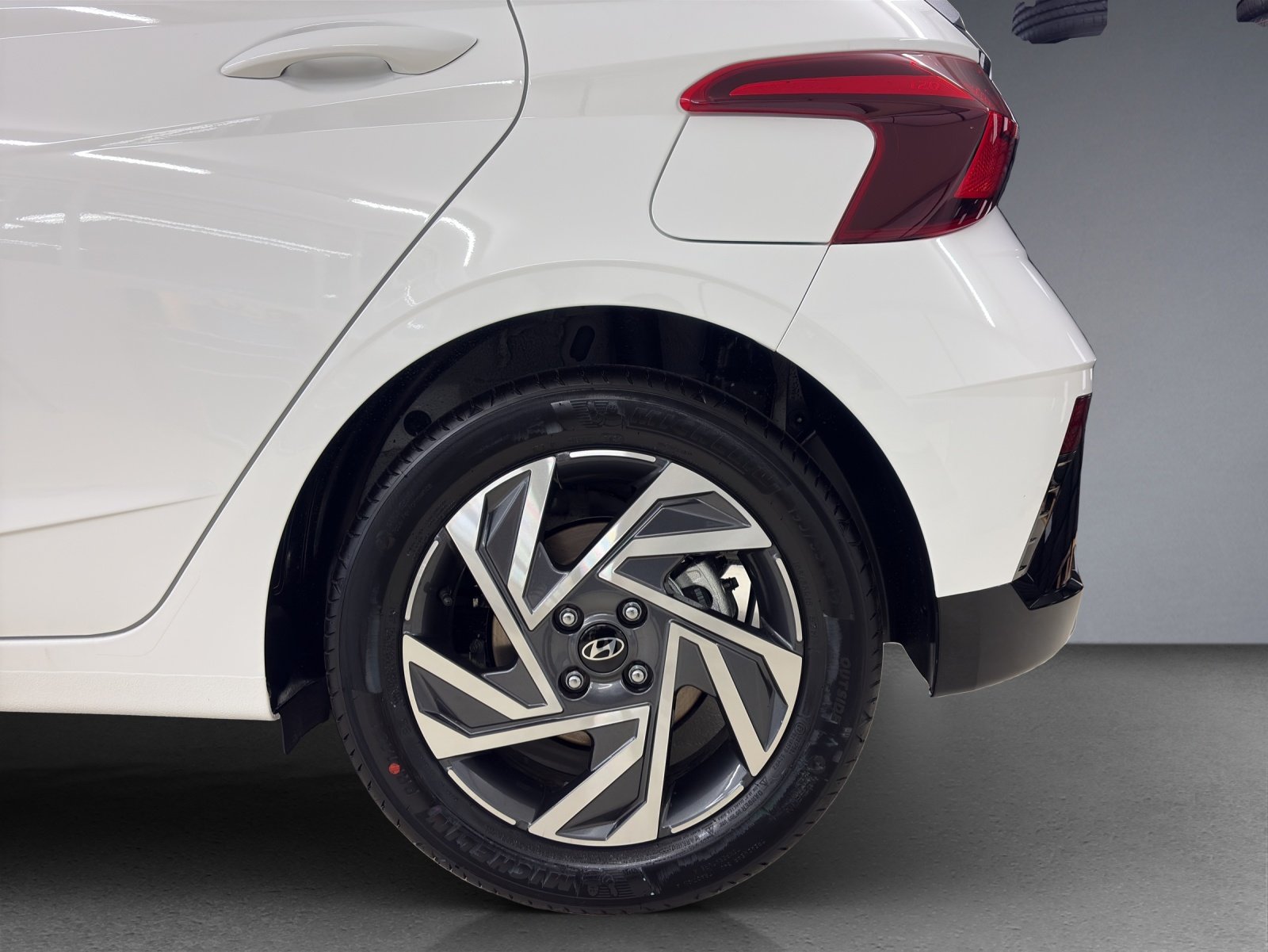 HYUNDAI i20 1.0 T-GDi Amplia DCT, Benzin, Vorführwagen, Automatik - 6