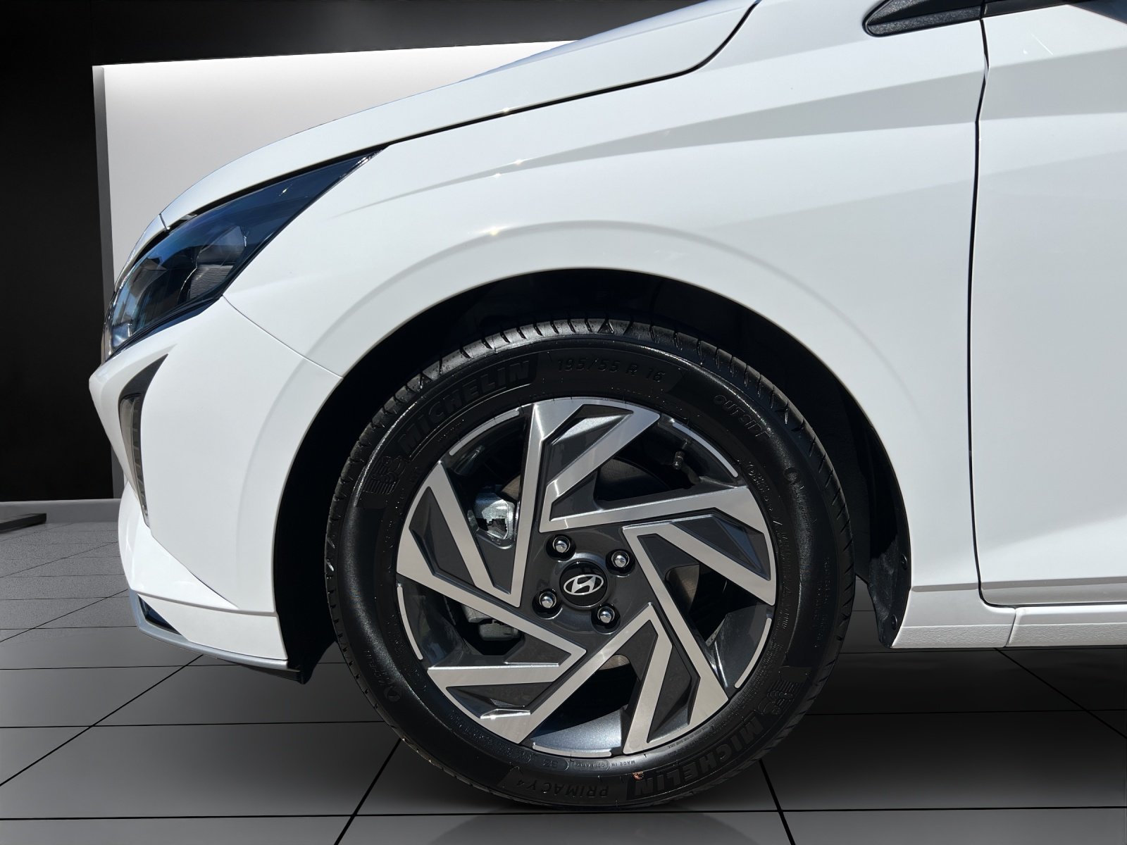 HYUNDAI i20 1.0 T-GDi Amplia DCT, Benzin, Vorführwagen, Automatik - 5