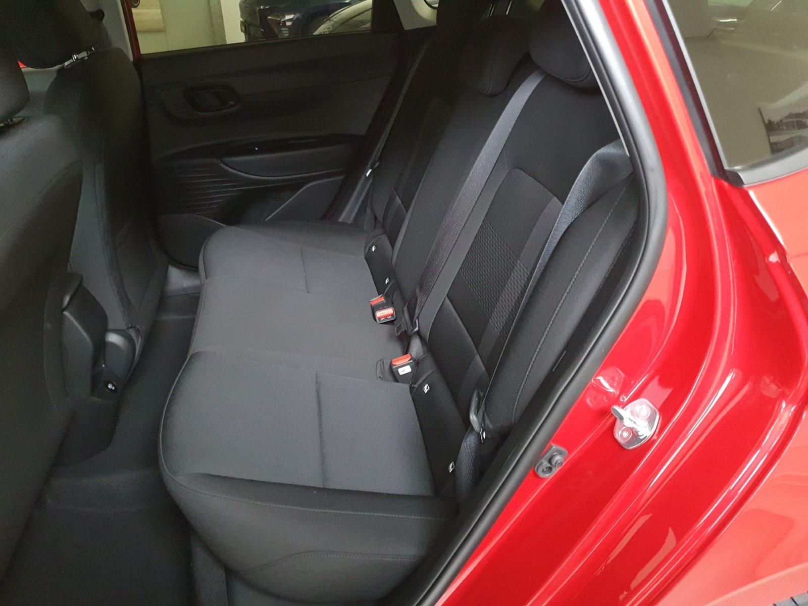 HYUNDAI i20 1.0 T-GDi Amplia Two Tone Safety Pack, Essence, Voiture de démonstration, Automatique - 7
