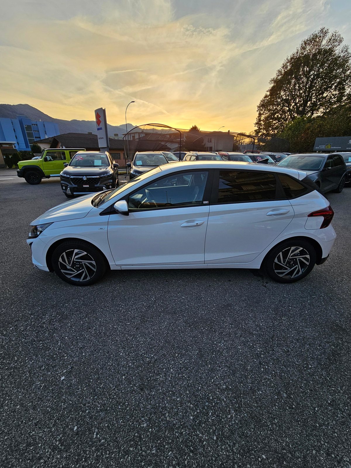HYUNDAI i20 1.0 T-GDi 120 Amplia, Mild-Hybrid Petrol/Electric, New car, Automatic - 2