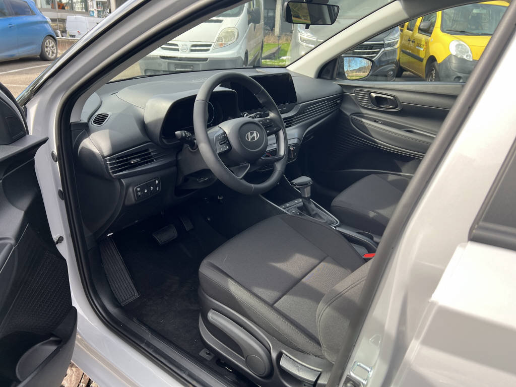 HYUNDAI i20 1.0 T-GDi Amplia, Benzin, Neuwagen, Automatik - 7