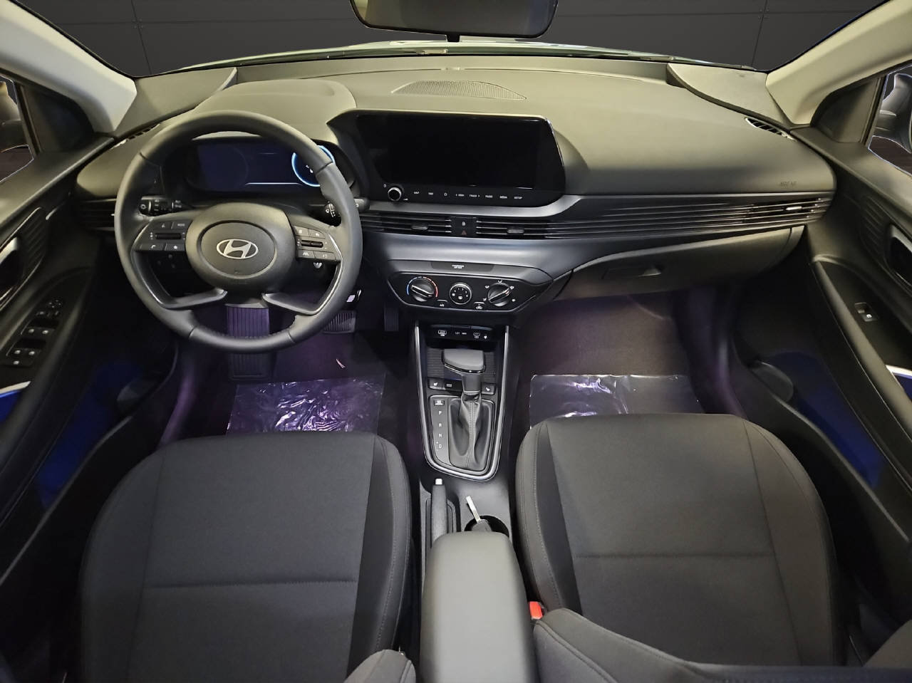 HYUNDAI i20 1.0 T-GDi Amplia, Petrol, New car, Automatic - 5