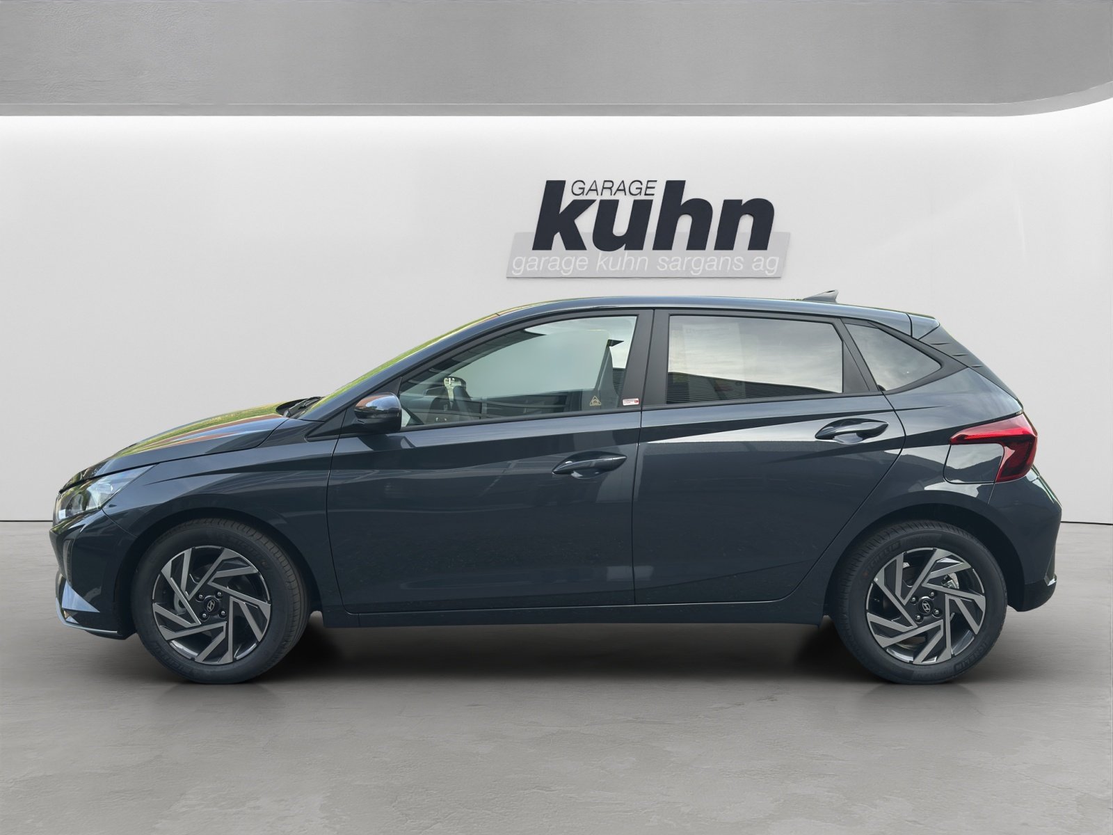 HYUNDAI i20 1.0 T-GDi Amplia, Petrol, New car, Automatic - 2