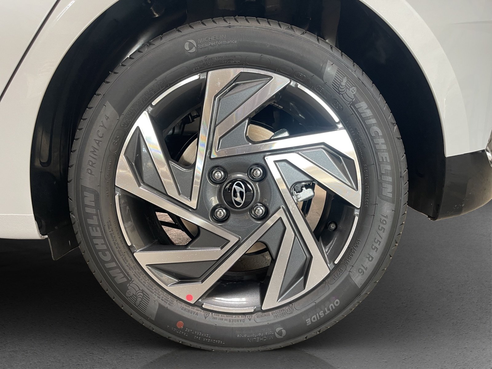 HYUNDAI i20 1.0 T-GDi Amplia GO DCT, Petrol, New car, Automatic - 6