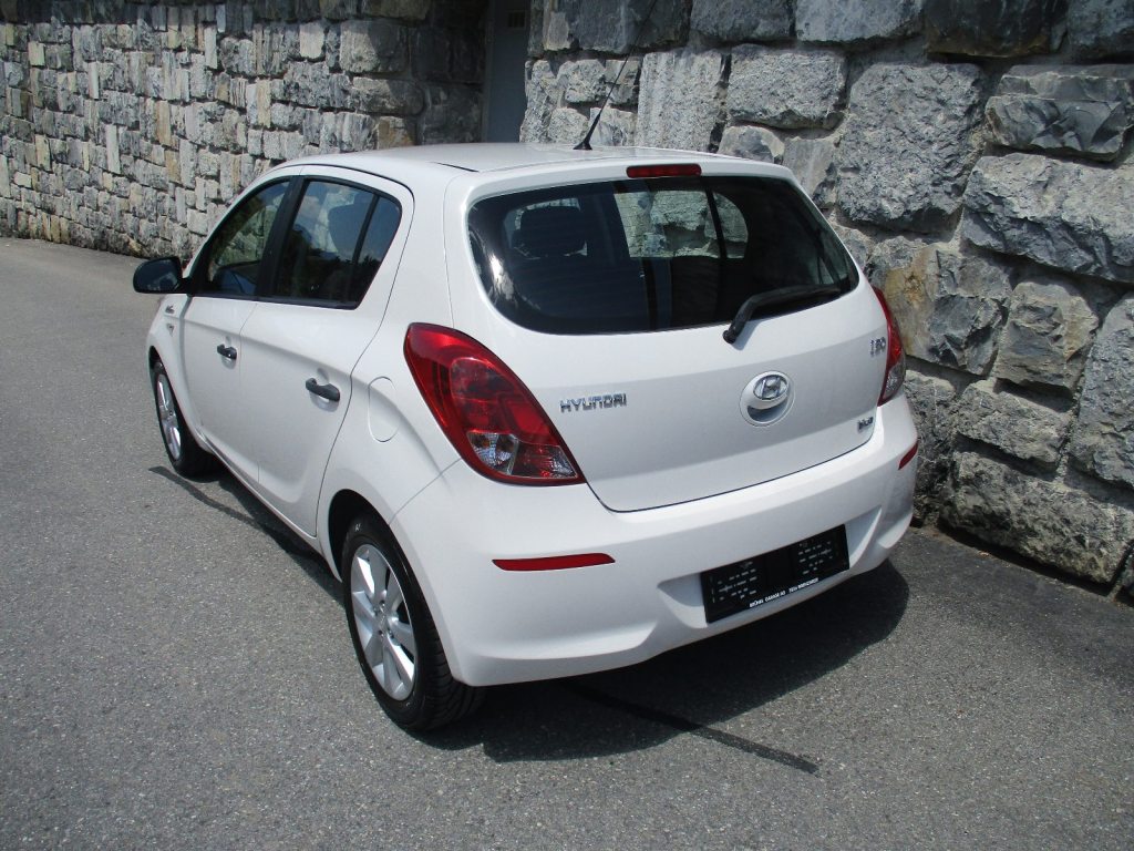 HYUNDAI I20 1.2 Go, Petrol, Second hand / Used, Manual - 3